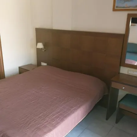 Summer Garden αpartments & Hotel Cápsula