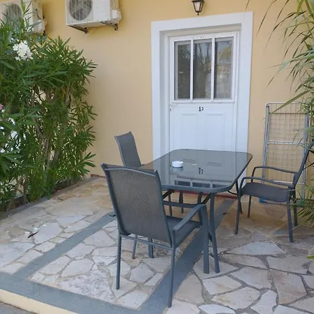 Hotel a capsule Summer Garden αpartments & Argostoli (Kefalonia)
