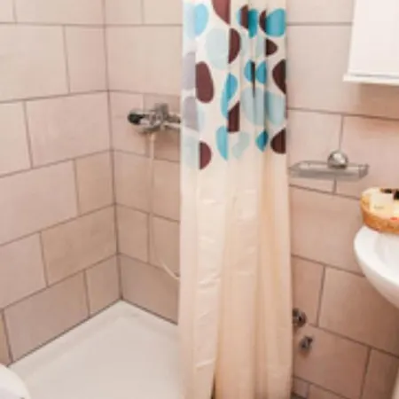 Hotel a capsule Summer Garden αpartments & Argostoli (Kefalonia)