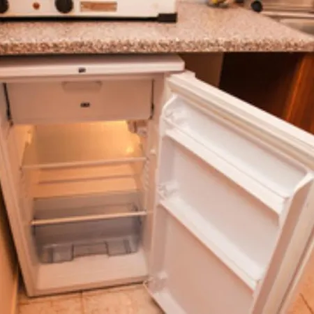 Summer Garden αpartments & カプセルホテル アルゴストリオン