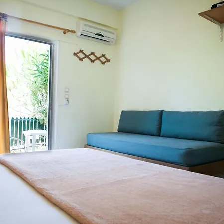 Summer Garden αpartments&studios *